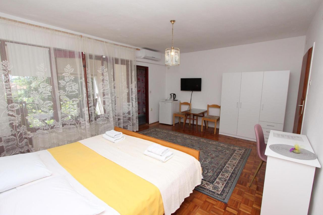 Rooms And Apartments Dino Rovinj Exterior foto