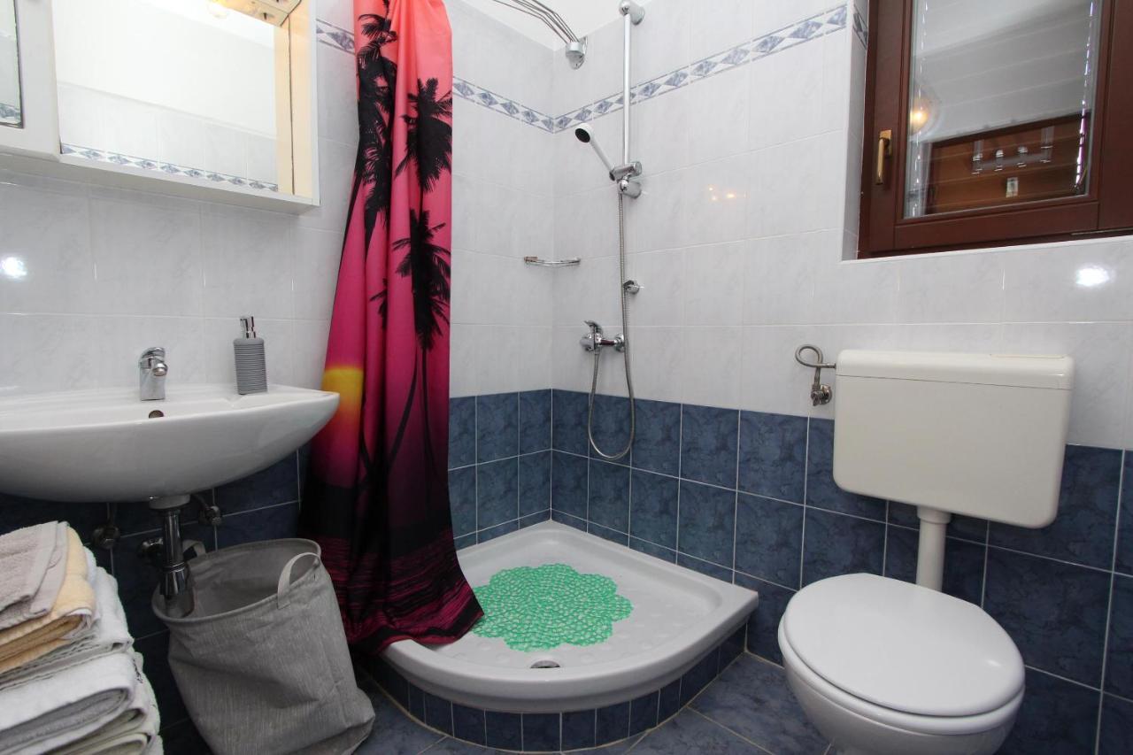 Rooms And Apartments Dino Rovinj Exterior foto