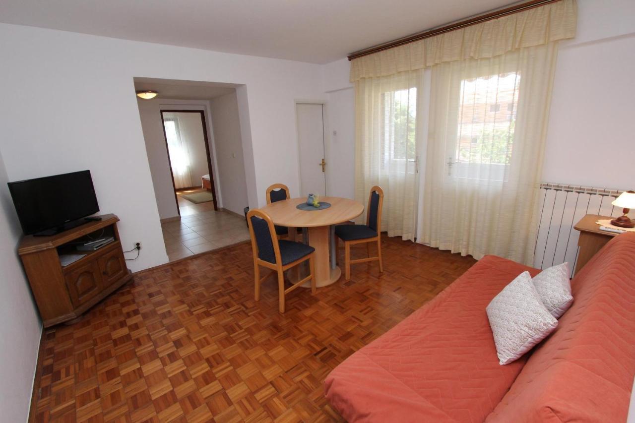 Rooms And Apartments Dino Rovinj Exterior foto